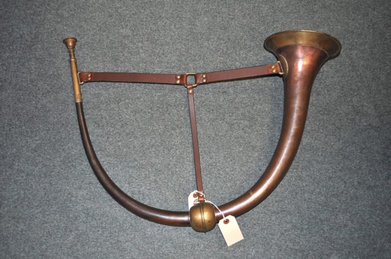 Trompa em formato de meia lua, Londres 1785 - Flatschart Horns