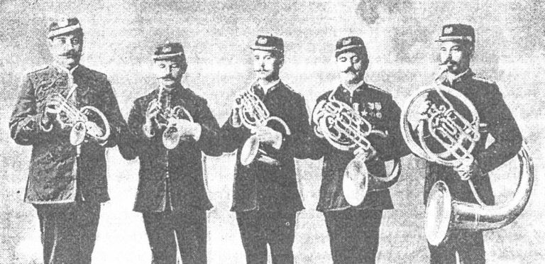 Quinteto de Antoniophones da Patrick Gilmore’s Band - 
Fonte: Harper’s Weekly, 1889 - Flatschart Horns