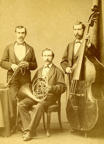 Aberdeen trio - Reino Unido em 1880 - Flatschart Horns